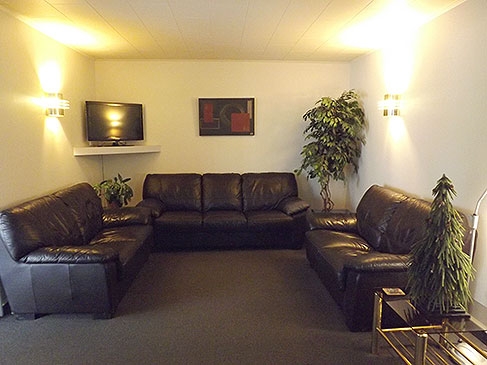 comfortable couches with flatscreen TV